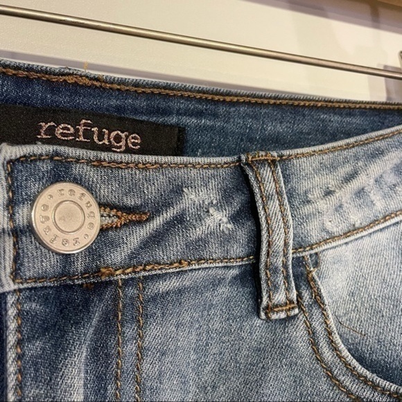 Refuge Distressed Embroidered Jean Skirt Mini Skirt Embroidery Roses Medium - Picture 6 of 9